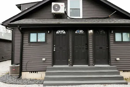 Seabiscuit Loft - Studio Stay in Downtown Lexington