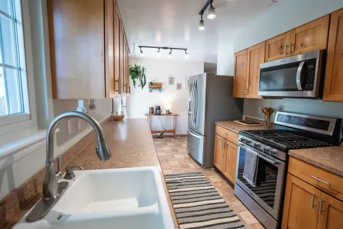 4-Bedroom Home with Fenced Backyard Hotels in Lander