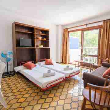 Apartamentos Cala LLonga Playa Rooms