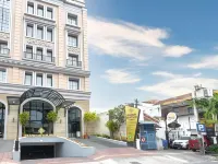 Grand Senyum Hotel Hotels in Jetis