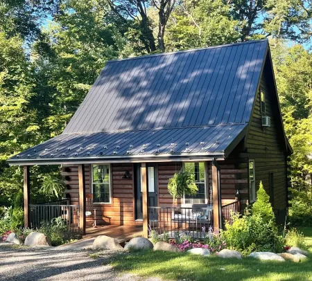 The Wildflower - Private cabin in wooded setting