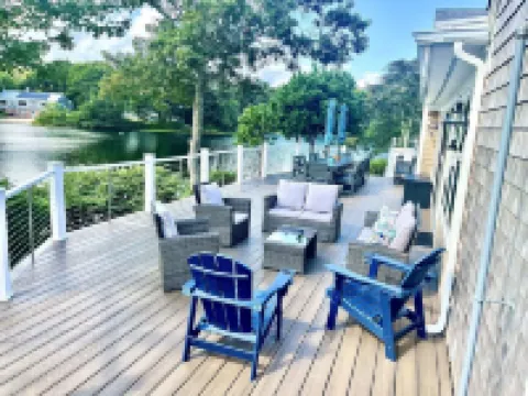 Sunset Point - Spacious 4-BR Long Pond House w/ private swimmable beach & AC