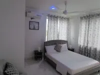 Queen-sized 2 bedroom Apt near Accra @ Victoria Grand apartments 타이파 호텔