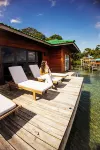 Beautiful 2Br/2BA Overwater Villa: Bastimentos, AC, Wifi, Kayaks & Sups Included - 4-Star
