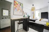 Charming studio - 2P - Batignolles Hotels in Épinettes