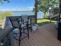 Private Lakefront! July 4, Some June Open. AC, Kayaks, Fishing, Pontoon Optional