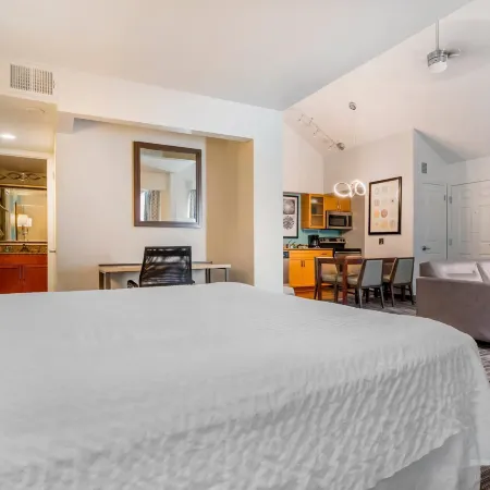 MainStay Suites St. Louis - Galleria Отели рядом с достопримечательностью «Лесопарк»