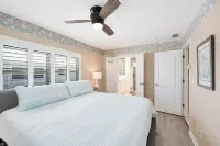 Beachfront 2 Bedroom Condo on Casey Key Hotels in Nokomis