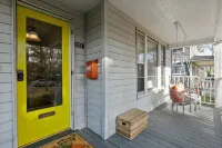 Billiken Inn, Private Loft in 2 Story Victorian