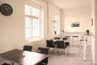โรงแรมสลีปอิน เฟงซ์เล็ท - โฮสเทล