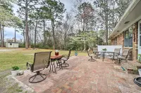 Cozy Wilmington Vacation Rental 10 Mi to Beach! - Spa