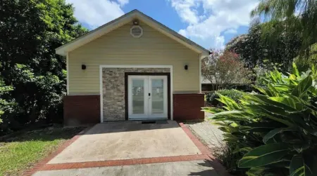 New Guest House on Bayou with Spectacular View Отели в г. Паттерсон