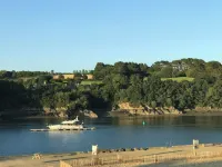 Appartement de Charme "Le Bureau des Armateurs" Hotels in Treguier