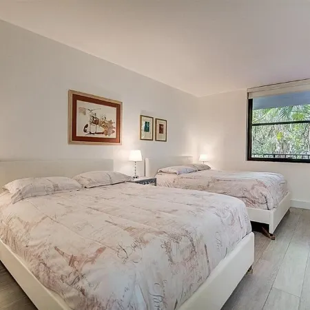 Key Biscayne Luxury Retreat - Fully Remoleded 3 Bedroom 2,000 SF Residence