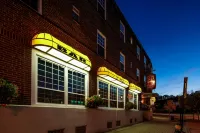 Le Grand Hôtel Hotels in Baie Comeau