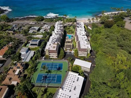 Ocean Views/Mountain Views!! HUGE LANAI Directly across the road from the BEACH!