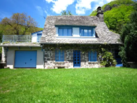 Vic-sur-Cère Family Nest