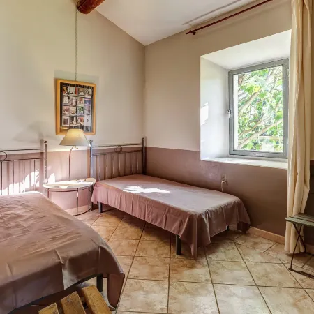 Cottage in Oppede amidst Vineyards Отели в г. Оппед