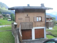 Chalet in La Bechigne with Valley Views