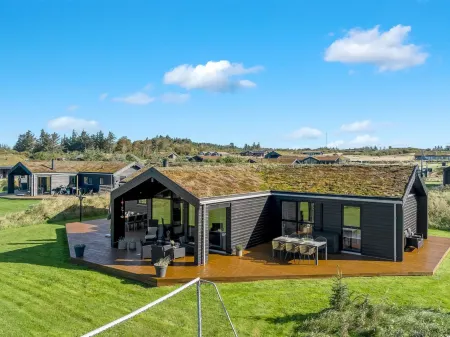 "Javorka" - 1.4km from the Sea Отели рядом с достопримечательностью «V. Hjermitslev Kirke»