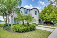 4 Mi to Brandon Exchange: Resort-style Townhome!