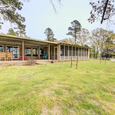 Mineola Lake House w/ Dock & Fire Pit!