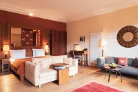 Schloss Elmau Luxury Spa Retreat & Cultural Hideaway Các khách sạn ở Krun