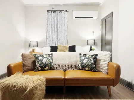 Suite Home Indiana #2