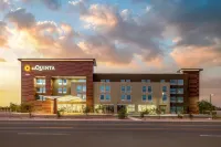 La Quinta Inn & Suites by Wyndham Phoenix West / Glendale Hotels in Maryvale
