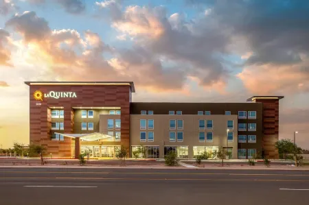La Quinta Inn & Suites by Wyndham Phoenix West / Glendale Отели в г. Толсон