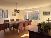 Spacious, pet-free mountain retreat perfect for hosting groups on 15 acres Hotels in Waterbury