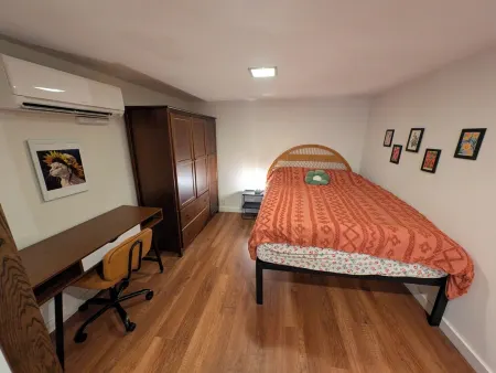 Charming 1-bedroom unit in tranquil Burien with WiFi, AC, private yard