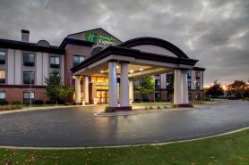 Holiday Inn Express MILWAUKEE N-BROWN DEER/MEQUON by IHG