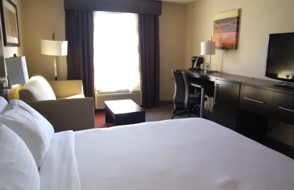 智選假日套房酒店沃特福德