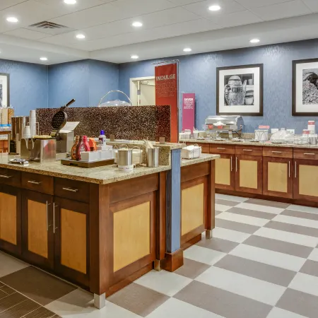 Hampton Inn & Suites Philadelphia/Bensalem