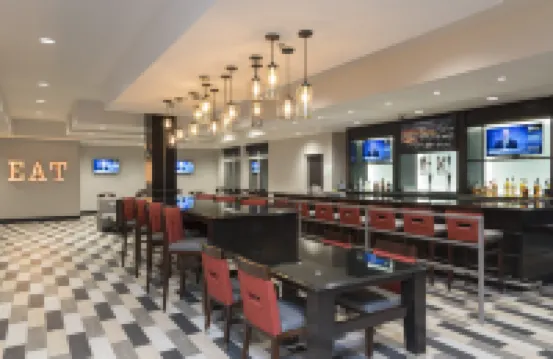 โรงแรม Holiday Inn Indianapolis Airport บาย IHG