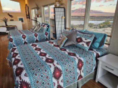 Luxury Villa with unobstructed Rocky Mountain & nature views in every direction 韋爾法諾縣酒店