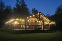 Fireside Evenings: Red River Gorge Gem w/ Hot Tub -  Privatzimmer