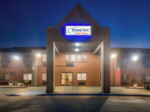 Travel Inn and Suites- Sikeston Miner I-55 Exit-67 マイナーのホテル