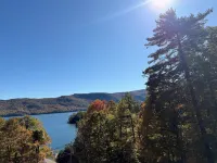 Vacation Home with 8 beds & fast WiFi with view of the Adirondacks & Lake George فنادق في Hague