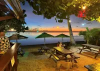 Aroa Beachside Resort - Beach
