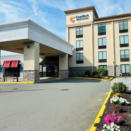 Comfort Inn & Suites Danbury-Bethel