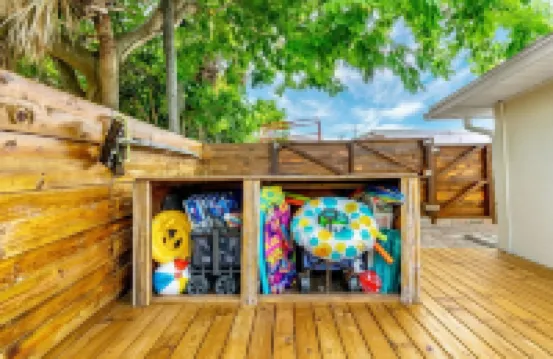 Close to BEACH & PORT CANAVERAL, Private HEATED Pool