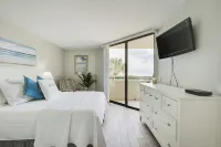 Gulf-View Balcony & Pool Access: Hudson Retreat - balcon