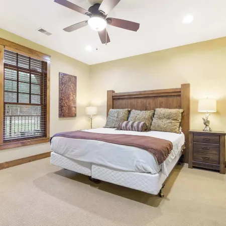 Taneycomo Retreat - Lakefront Condo
