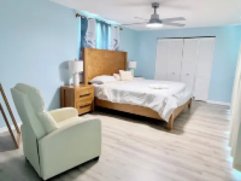 Family Home with Heated Pool in a Quiet Area