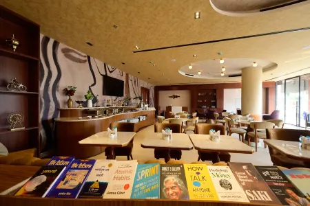 The Park Gate Отели в г. Мохали