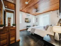 Beachfront Luxury Villa with Private Pool Hotel a Esterillos Este