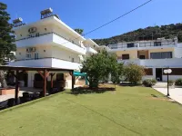 Iraklis Apartments Hotels in Stalida