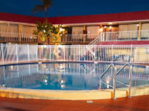 Express Inn & Suites - 5 Miles from St Petersburg Clearwater Airport Hotels in Pinellas Park